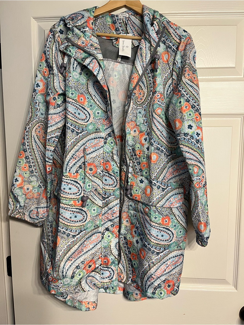 NWT Vera Bradley Paisley Floral Hooded Rain Jacket in Mint, Coral & Navy
